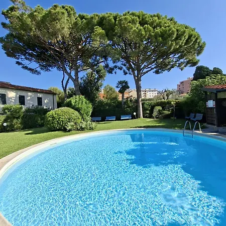 House - Piscina Parcheggio E Apartmán