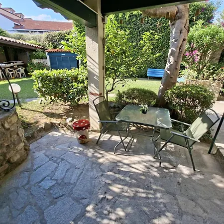 House - Piscina Parcheggio E Apartmán